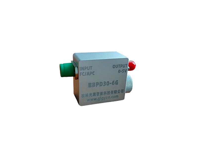 The DET30 bias photodetector is a compact, unamplified, fiber-optic input, battery-powered detector with very low noise, and can be used to detect optical signals with ps-level pulse widths.