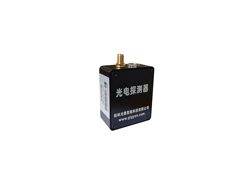 DET20 series bias photodetector for mW level optical power detection, using free space light input, the series of photodetectors without amplification circuit, with very low noise, the module using analog signal output.