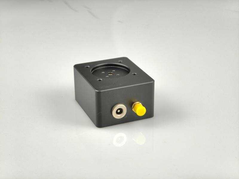 The PD610 is a photodetector with amplification circuitry for free-space optical systems. The unit includes a photodiode, transimpedance amplifier, and RF connector packaged in an aluminum housing.